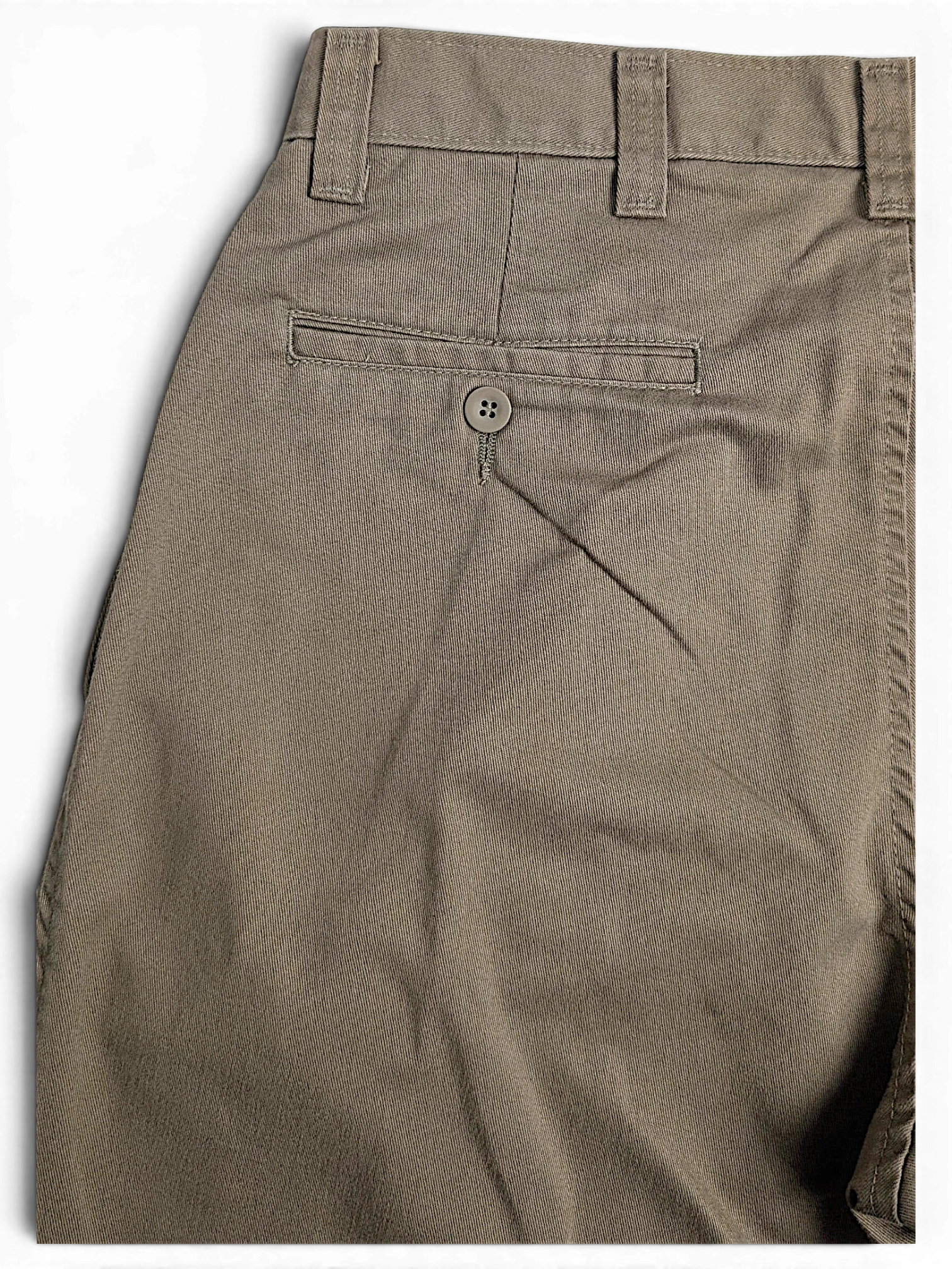 JAKE & IPI Lee Performance Khakis beige pleated trousers featuring a buttoned back pocket detail