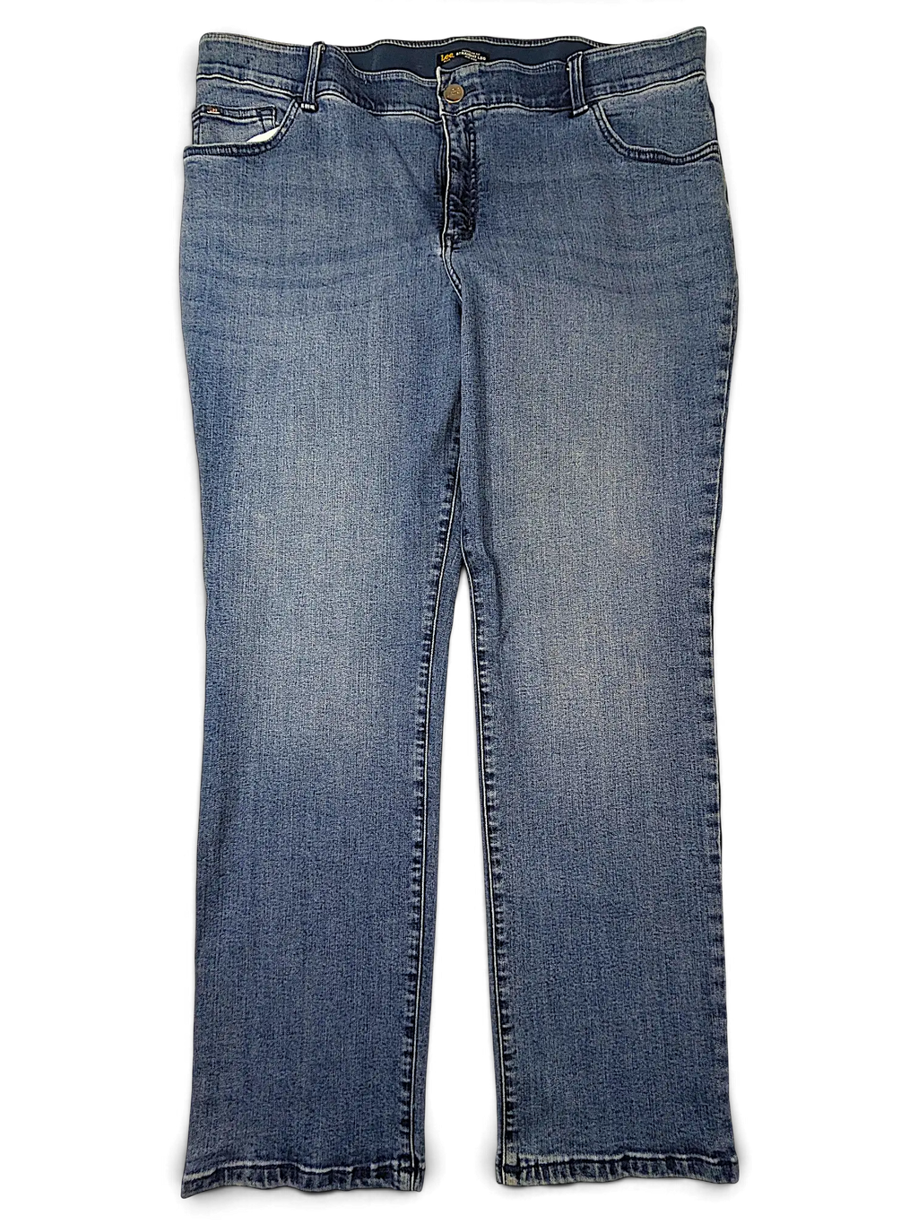 JAKE & IPI Lee Plus regular fit straight leg jeans in medium wash denim with a comfortable mid-rise waistband.