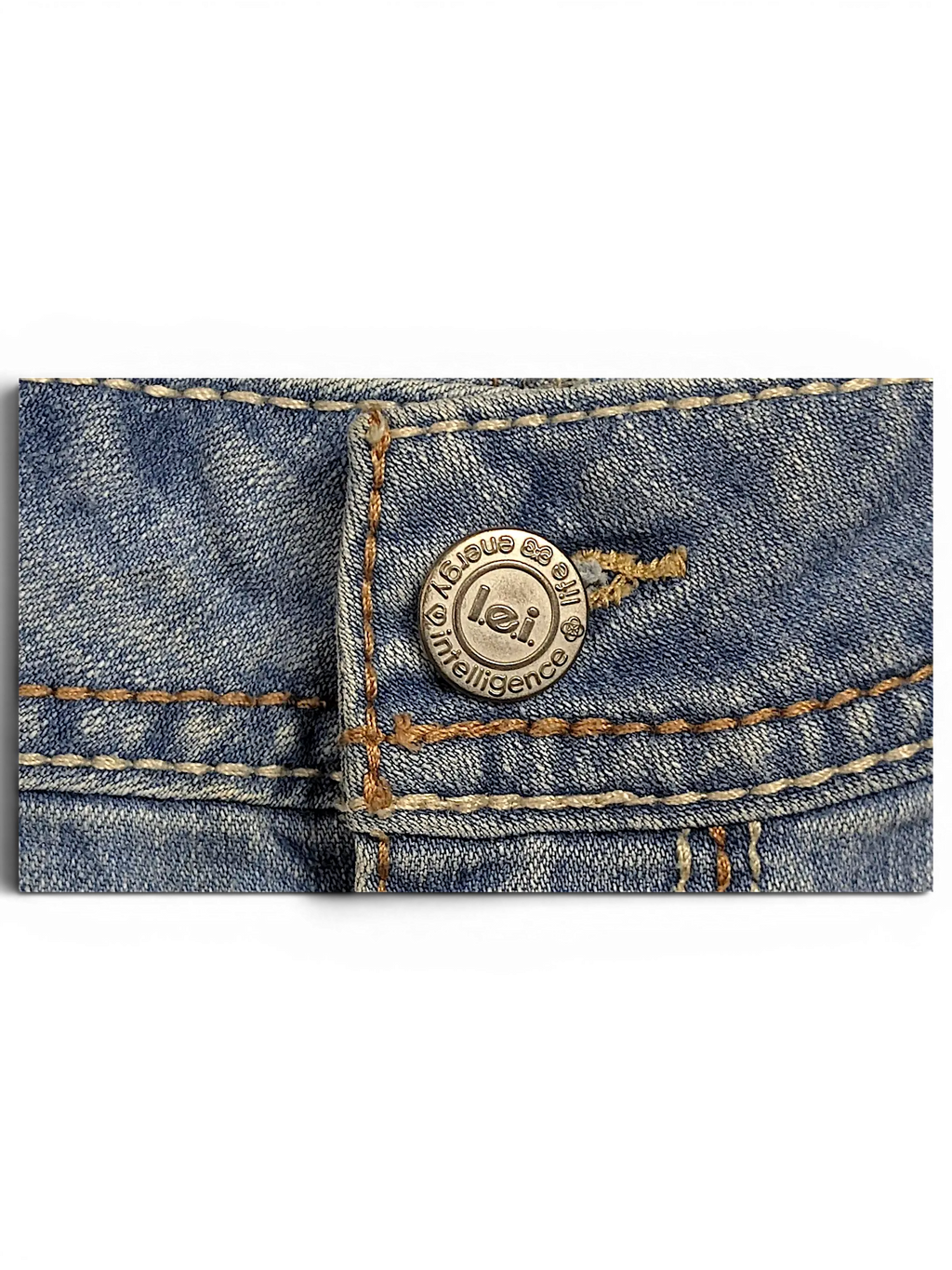 JAKE & IPI l.e.i. Taylor lowrise skinny jeans featuring a silver metal button with embossed logo and contrast stitching