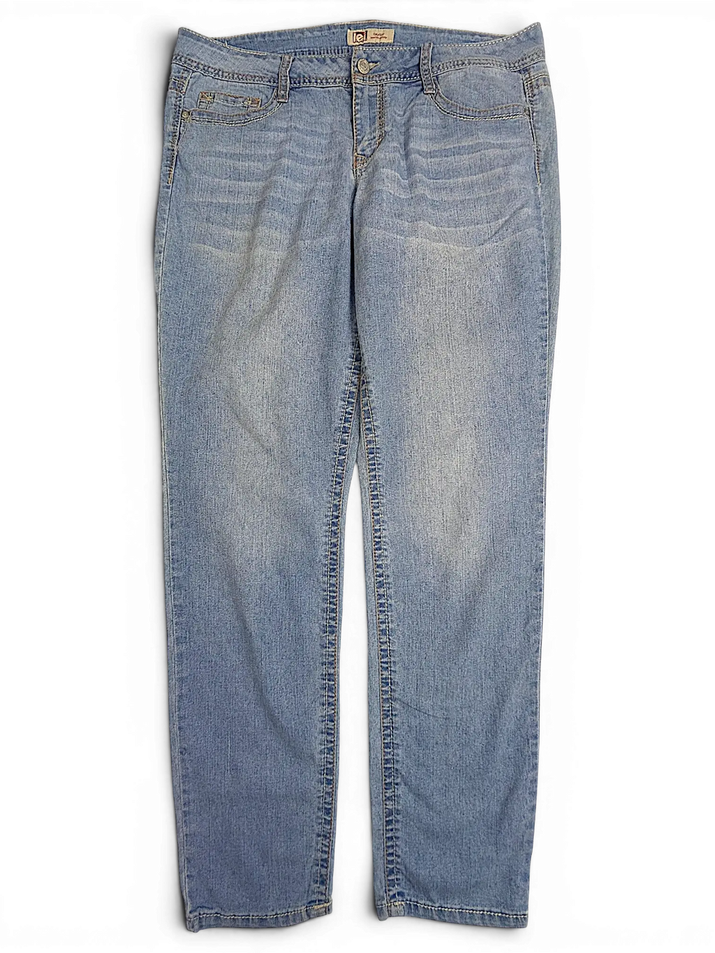 JAKE & IPI l.e.i. Taylor lowrise skinny jeans in light wash denim with fading and classic five-pocket styling