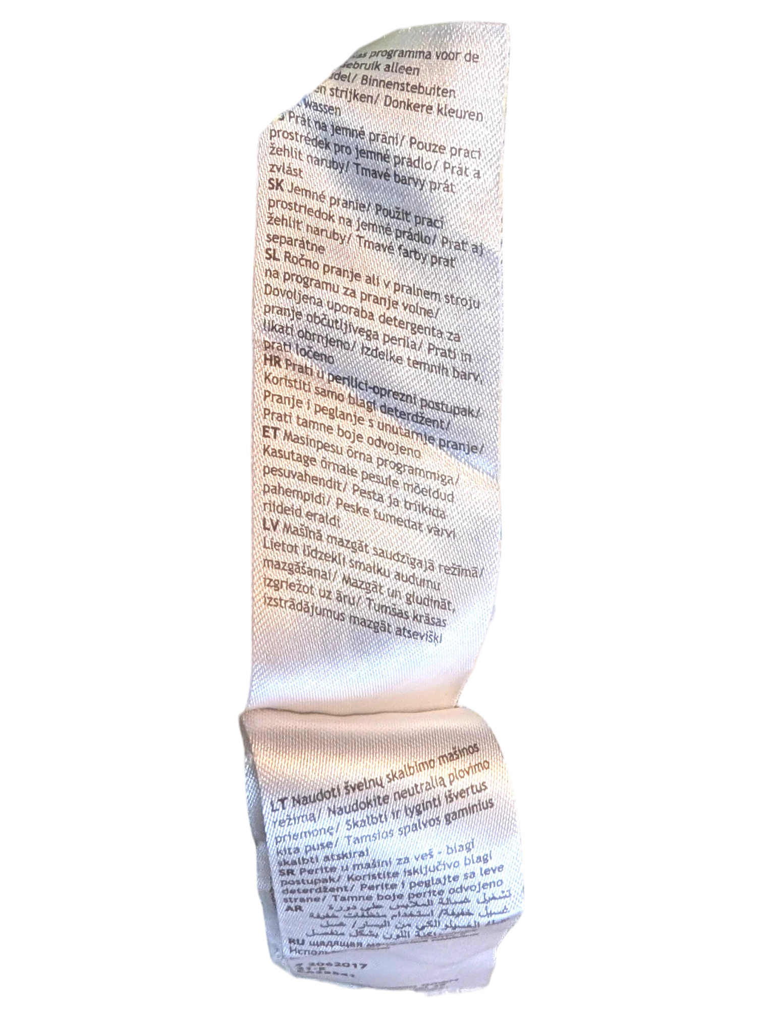 JAKE & IPI Lerros Hawaiian shirt white fabric care instruction label with multilingual washing guidelines
