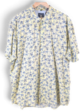 JAKE & IPI Lerros short-sleeve Hawaiian shirt in pale yellow with a blue palm tree print and button-down collar.