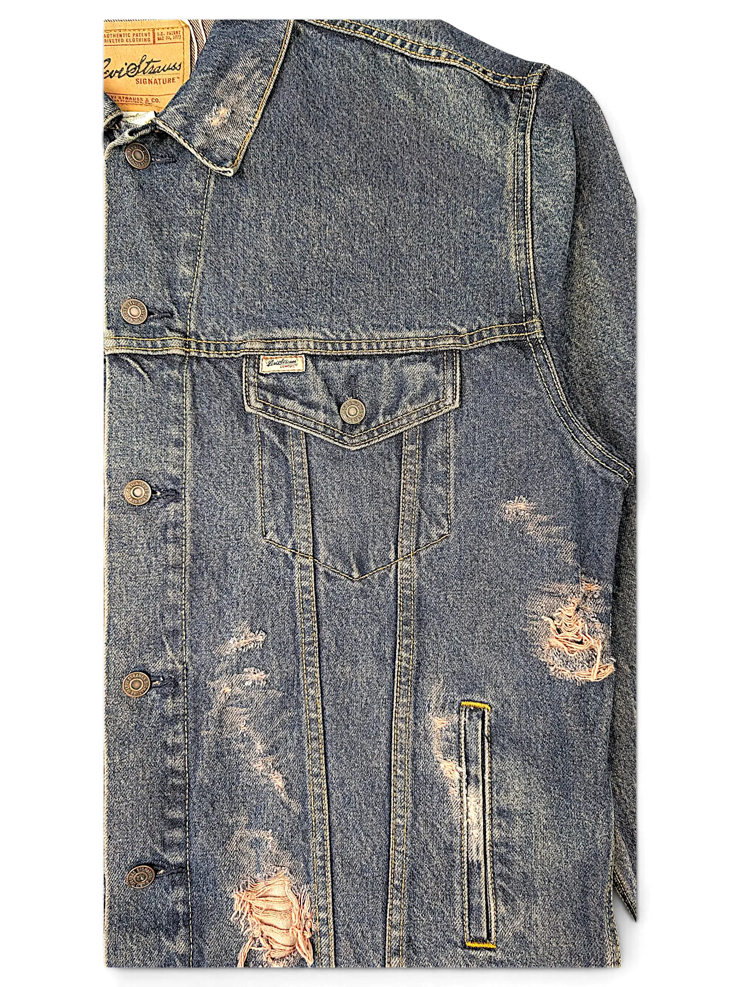 JAKE & IPI Levi Strauss Signature blue denim jacket featuring distressed details, button pockets, and metal buttons.