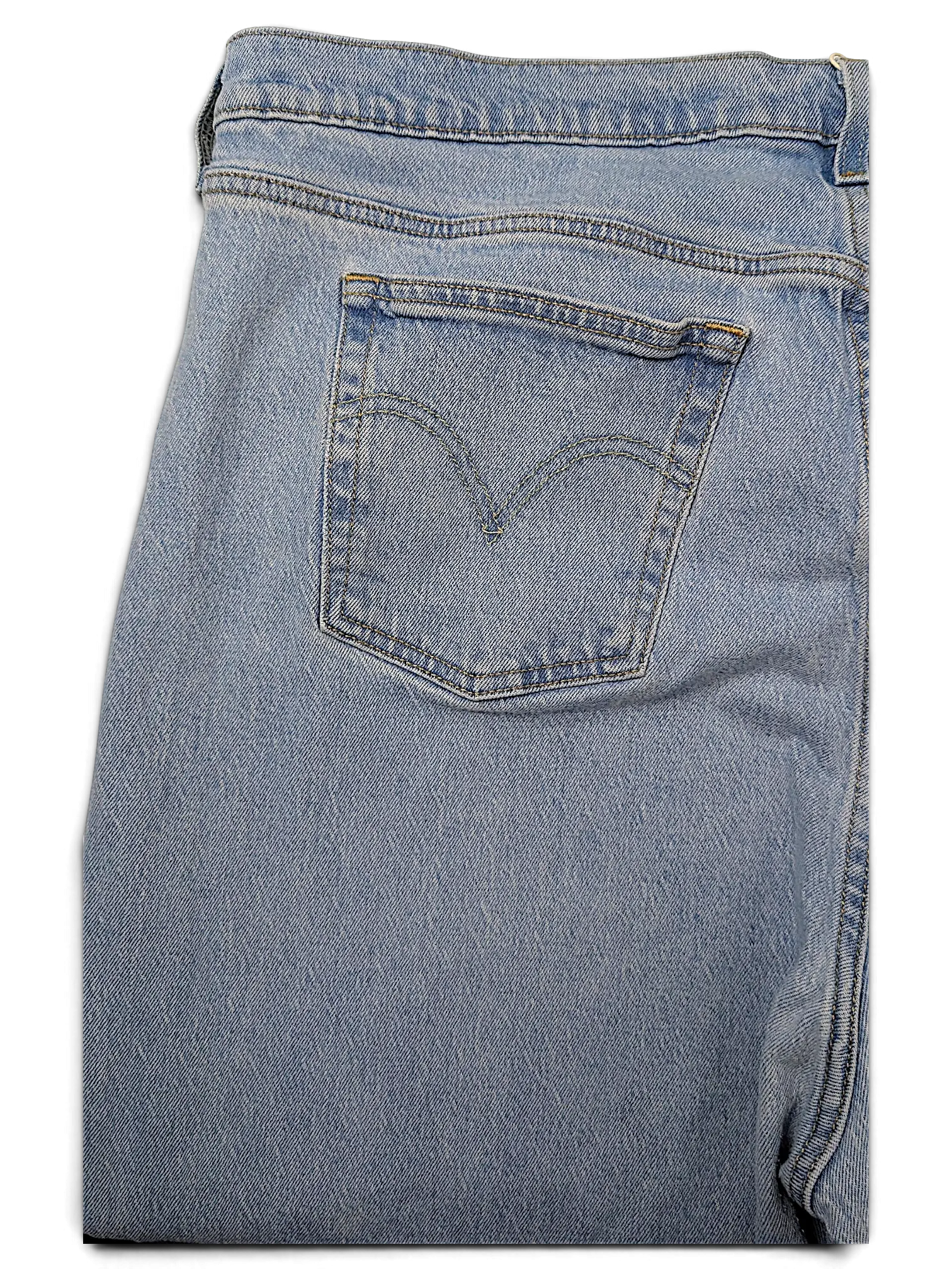 JAKE & IPI Levi's 501 20W light wash denim jeans featuring a classic back pocket with signature arcuate stitching.
