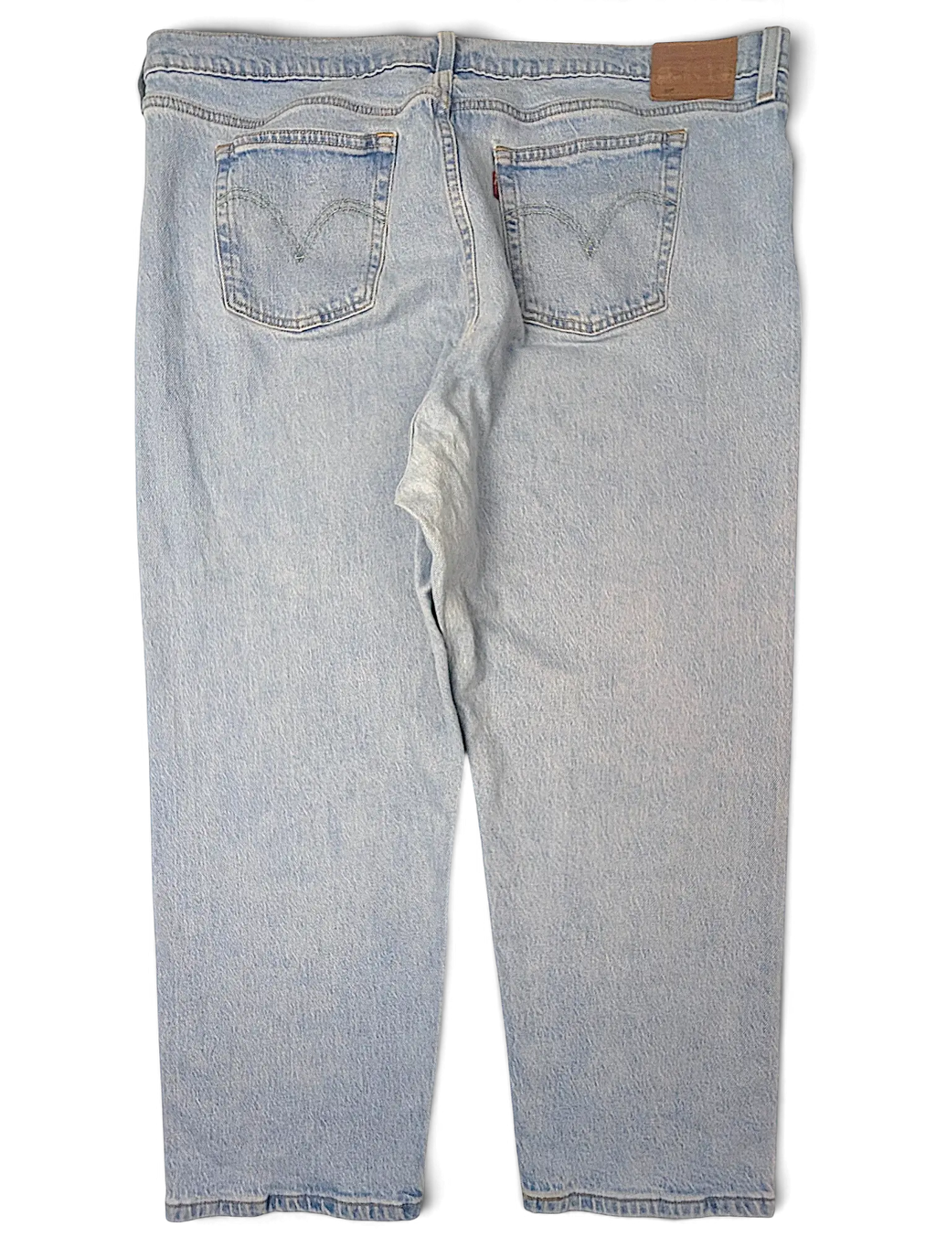 JAKE & IPI Levi's 501 20W light wash denim jeans featuring a classic five-pocket design and back leather patch.