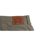 JAKE & IPI Levi’s 511 beige slim jeans featuring the iconic leather back patch with size W32 L32 details