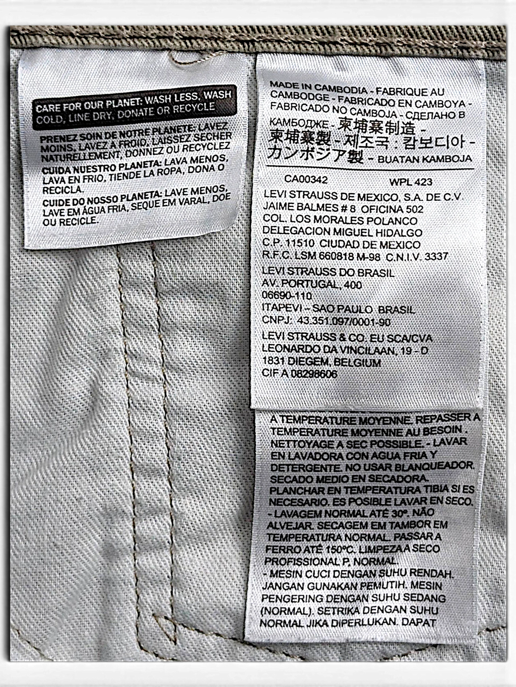 JAKE & IPI Levi’s 511 slim jeans internal care and origin label with multi-language washing instructions