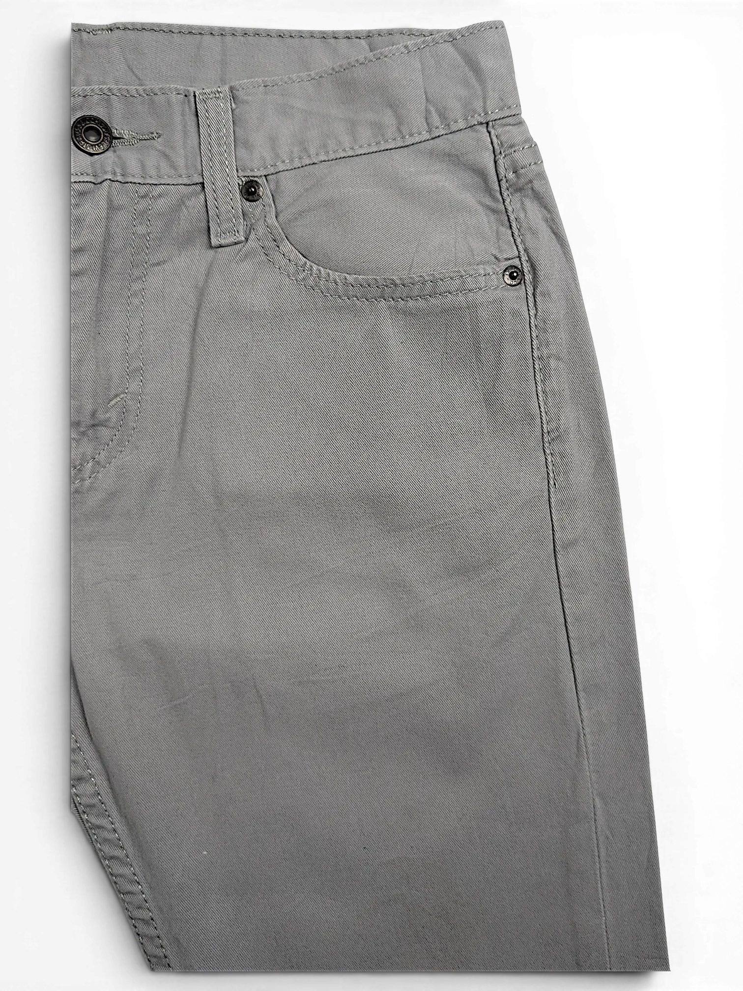 JAKE & IPI Levi's 511 grey chino pants featuring a classic five-pocket design and durable cotton construction.
