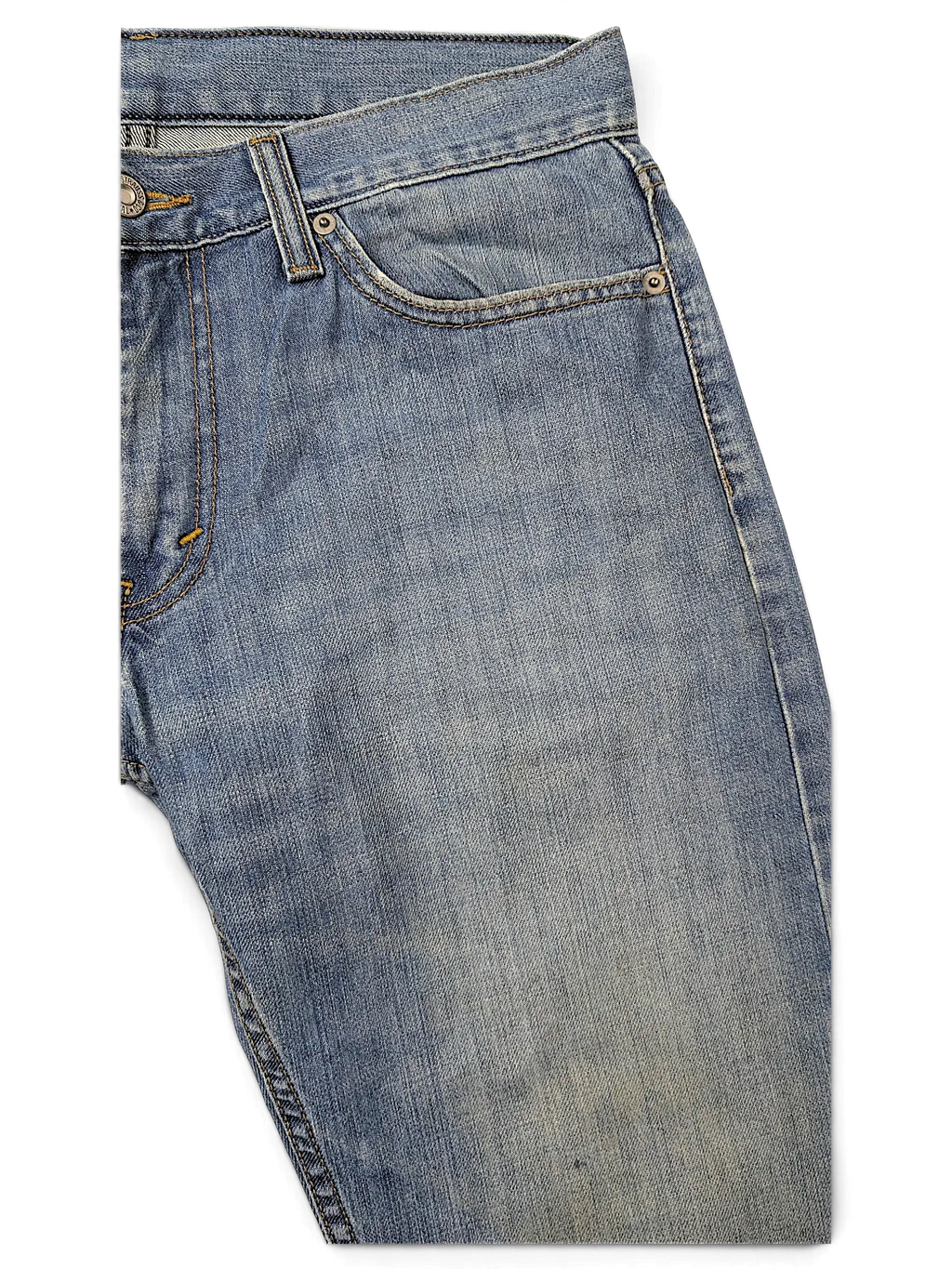 JAKE & IPI Levi's 514 blue denim jeans featuring a classic five-pocket construction and a faded wash finish.