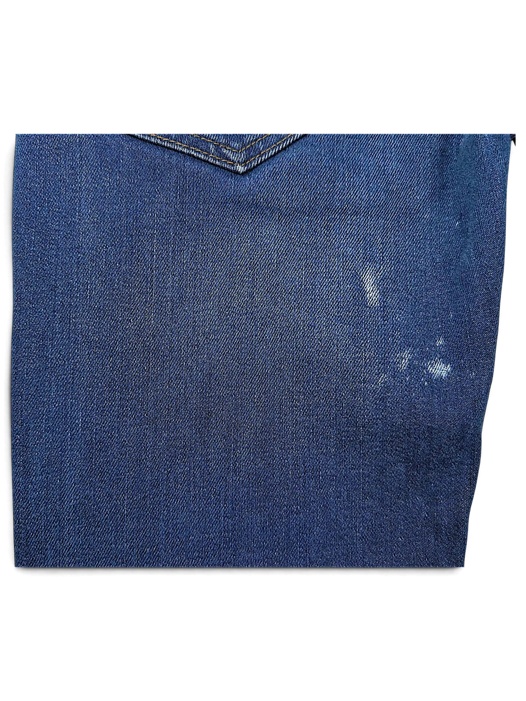 JAKE & IPI Levi's 514 dark blue denim jeans with subtle distressed wear detail on the fabric surface