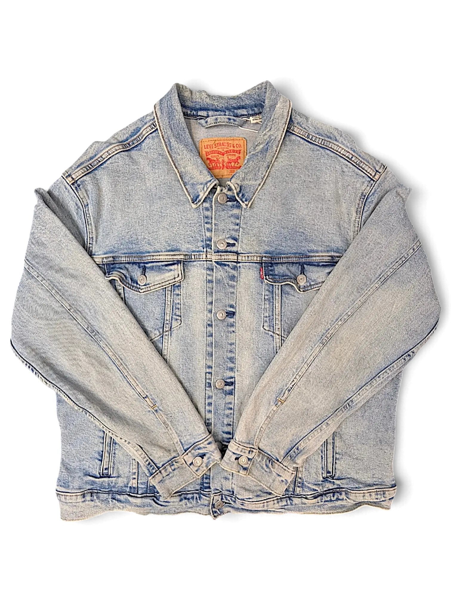 JAKE & IPI Levi's 5198 light wash blue denim jacket with classic button-up front and chest pockets