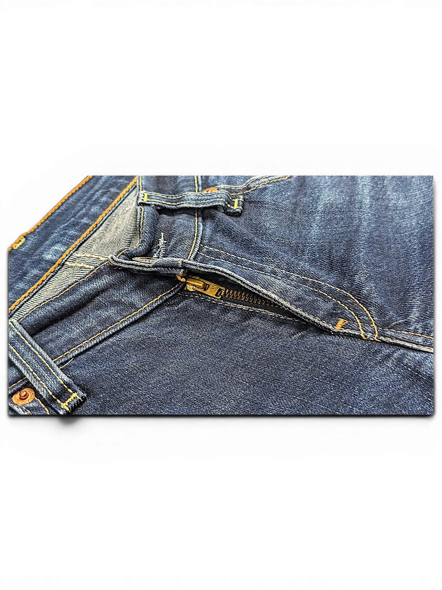 JAKE & IPI Levi's 529 bootcut jeans in dark blue denim with contrast stitching and metal zipper fly detail