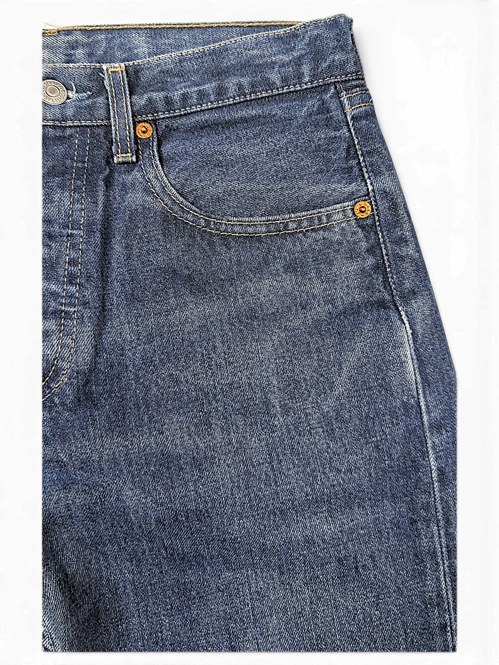 JAKE & IPI Levi's 555 blue denim jeans featuring classic five-pocket construction and copper rivets