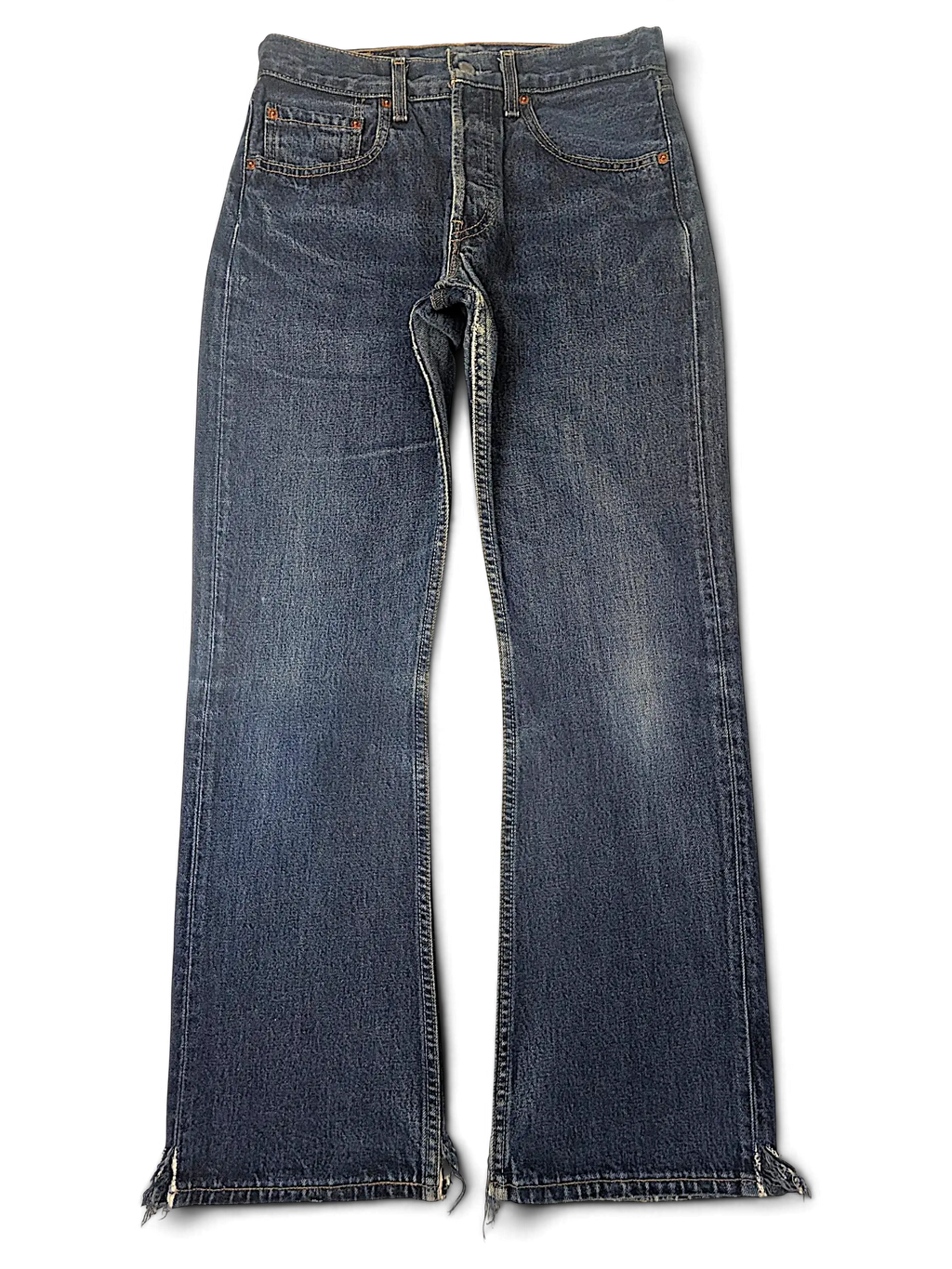 JAKE & IPI Levi's 555 blue denim jeans with a classic five-pocket construction and frayed hem detail.