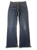 JAKE & IPI Levi's 555 blue denim jeans with a classic five-pocket construction and frayed hem detail.