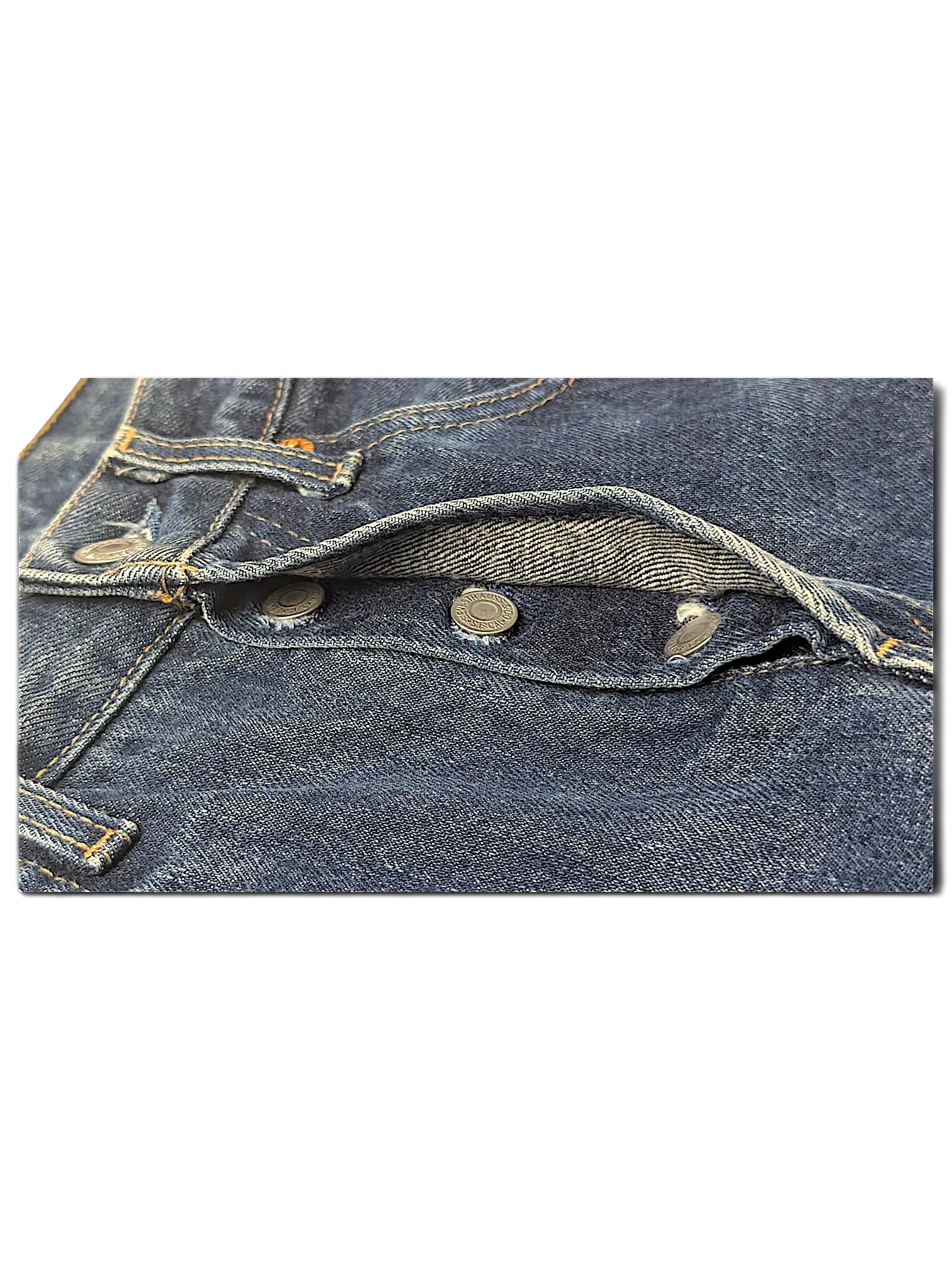 JAKE & IPI Levi's 555 blue denim jeans featuring a classic button fly closure and five-pocket construction.