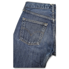 JAKE & IPI Levi's 555 siniset farkut, takataskussa tunnusomainen kaaritikkaus.