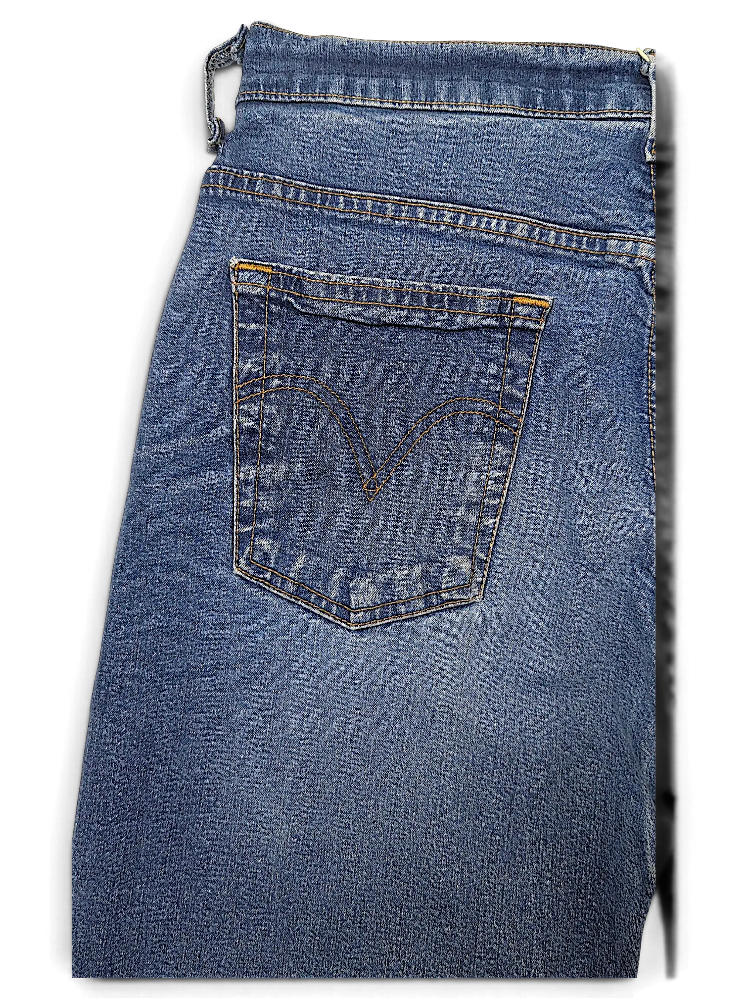 JAKE & IPI Levi's 584 87 blue denim jeans featuring a classic back pocket with signature arcuate stitching.