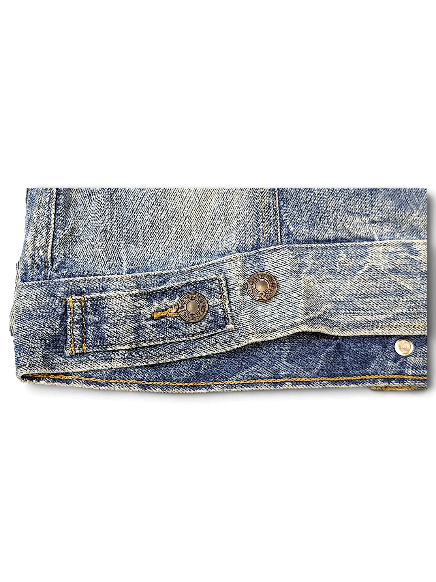 JAKE & IPI girls Levi's Strauss light wash denim jacket featuring metallic branded buttons and contrast stitching