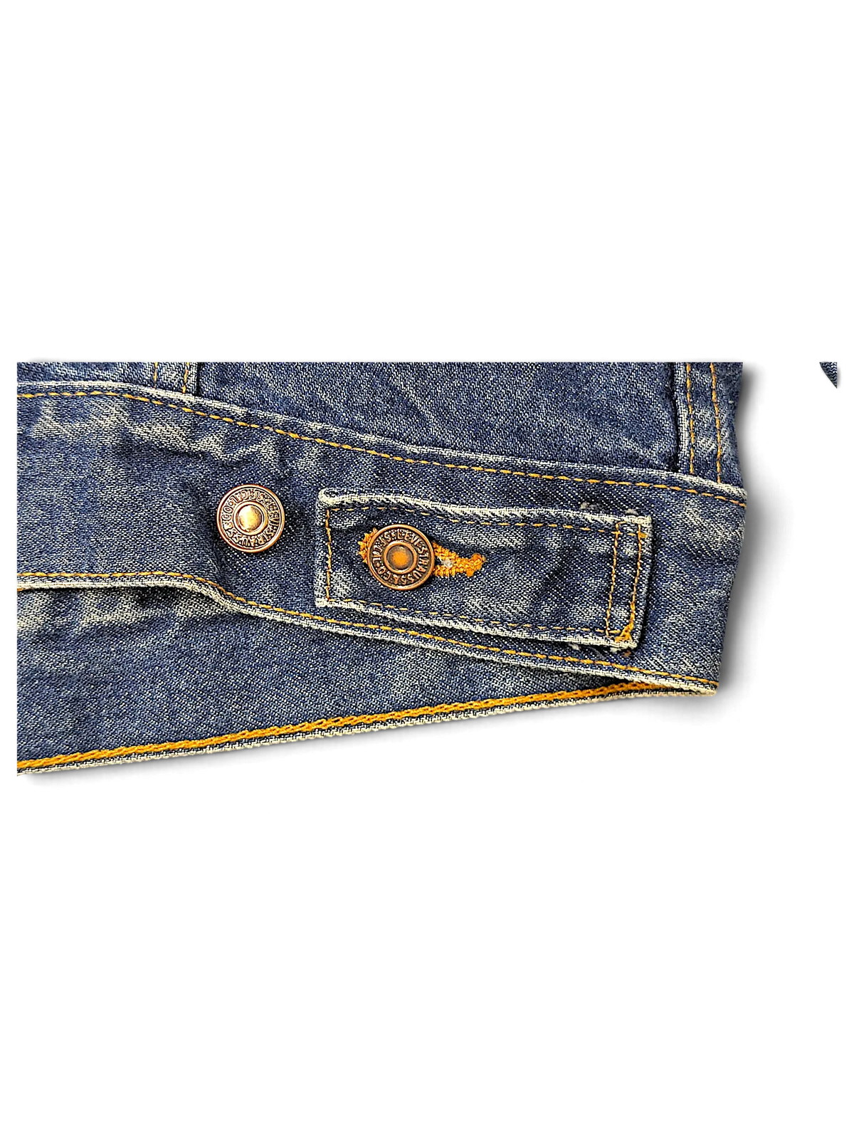 JAKE & IPI Levi's tagless denim jacket featuring blue cotton fabric and copper-tone metallic button details.