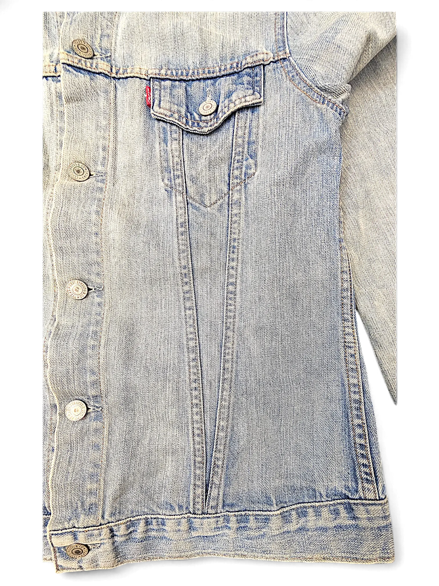 JAKE & IPI Levi's light wash distressed denim jacket with metal button closure and chest pocket detail