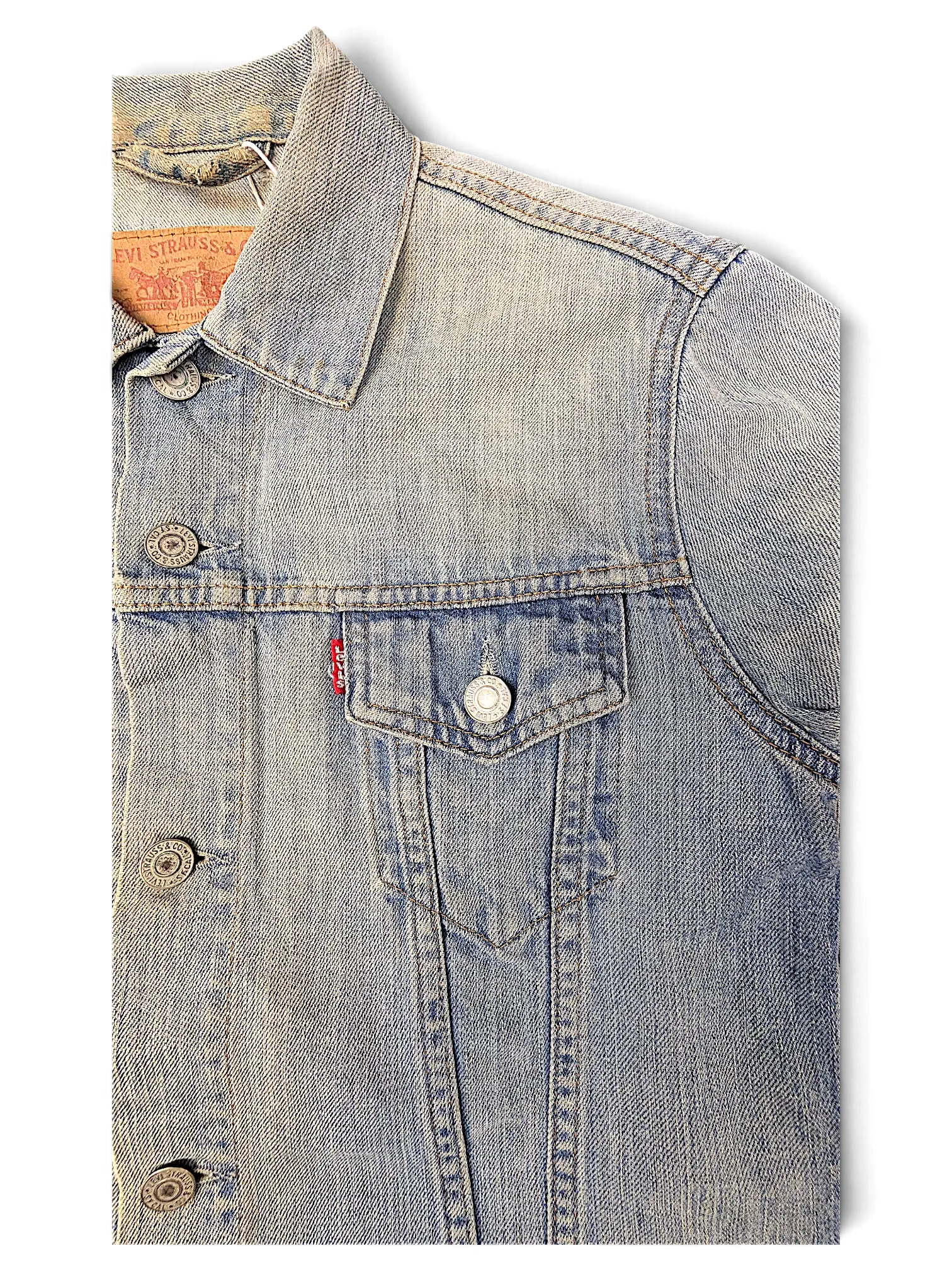 JAKE & IPI Levi's distressed light wash denim jacket with classic metal button closure and chest pocket detail