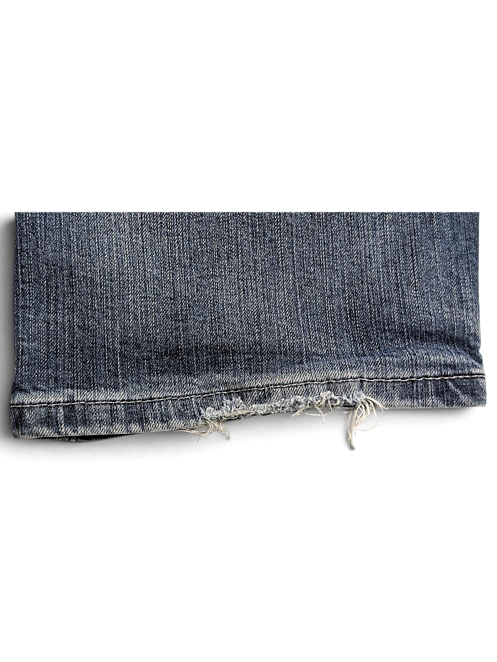 JAKE & IPI pre-owned Levi’s 505 faded blue stretch denim jeans featuring a distressed frayed hem detail.