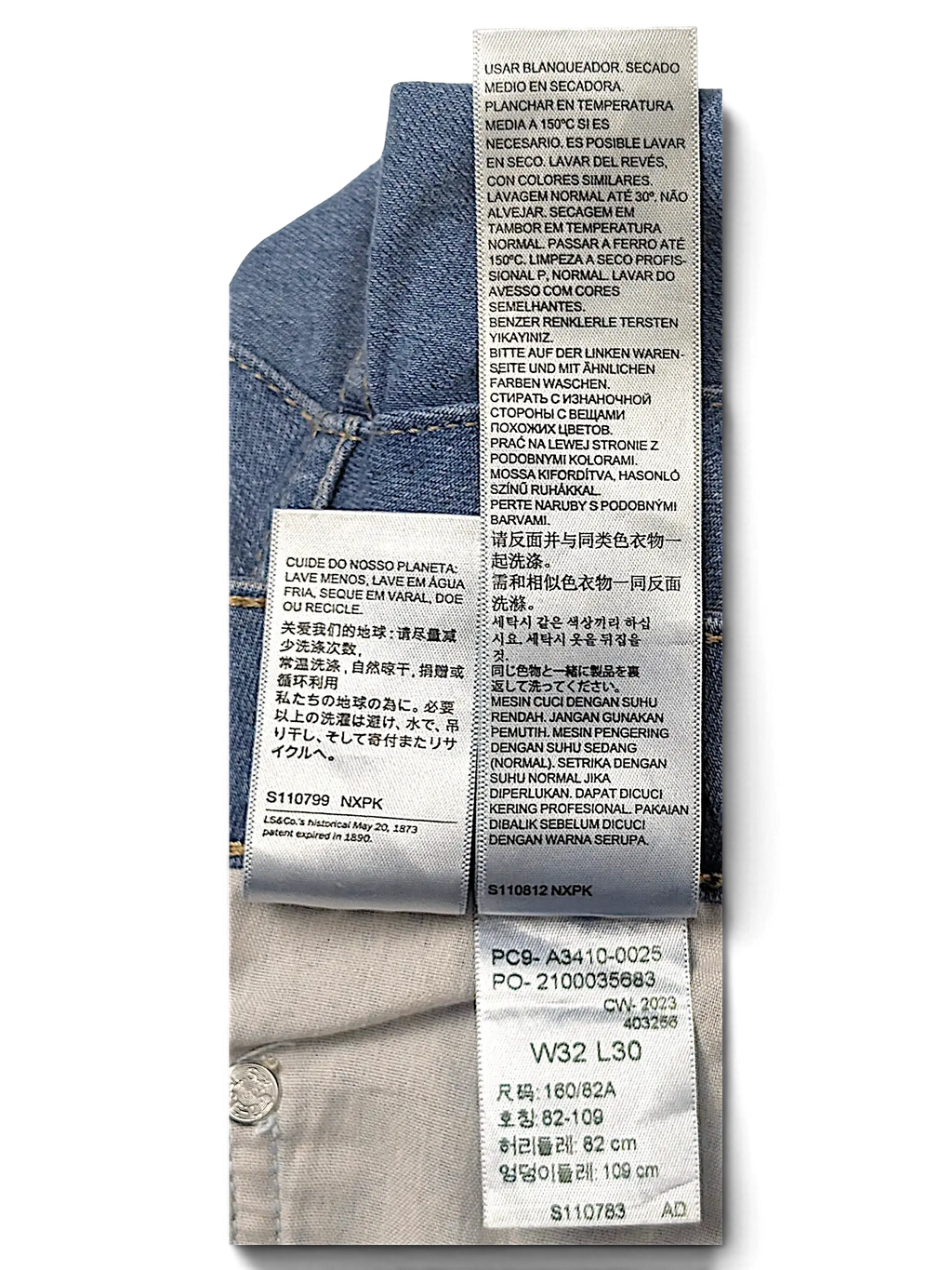 JAKE & IPI Levi's 726 flare jeans interior care and size label showing W32 L30 measurements
