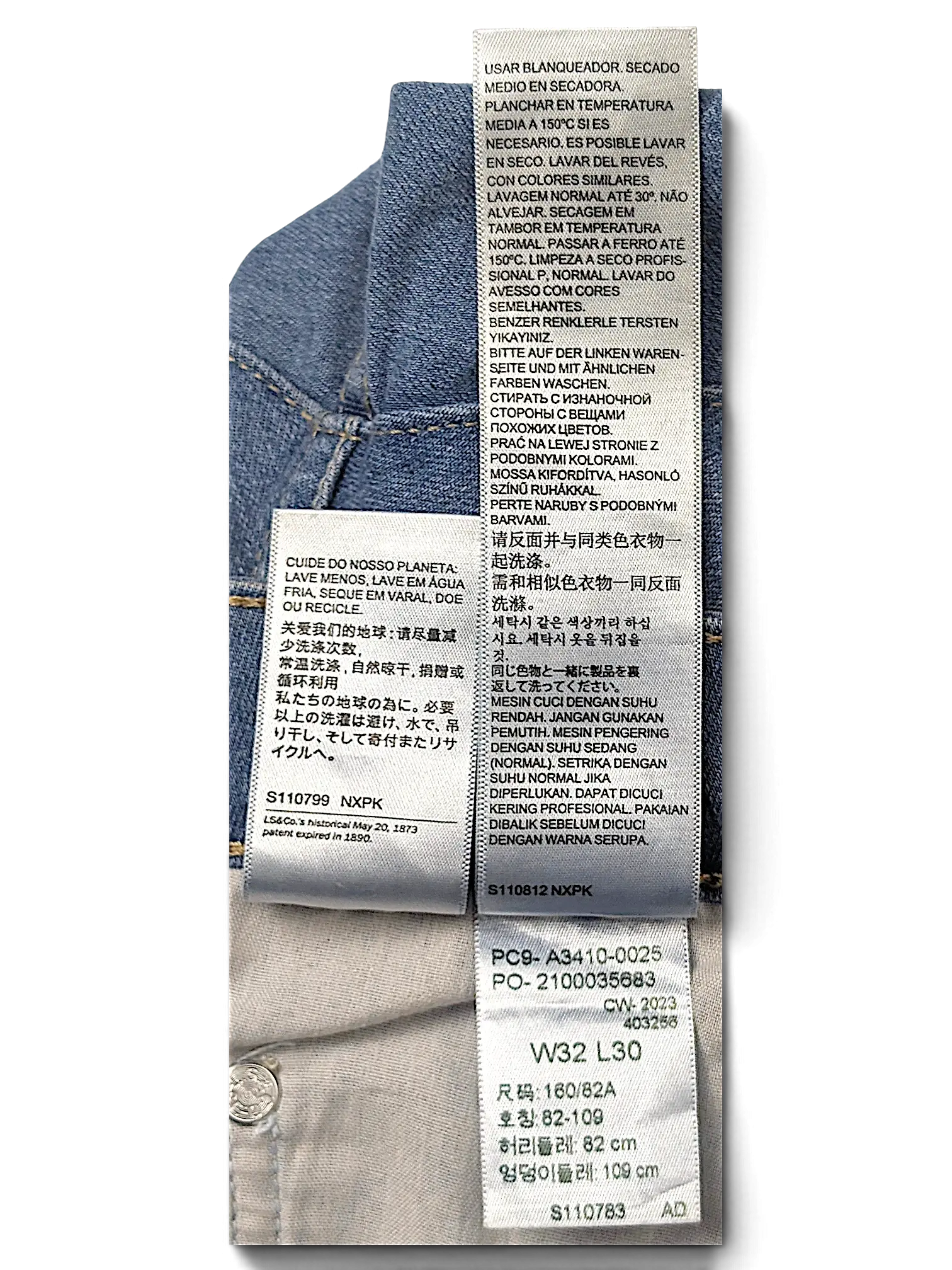 JAKE & IPI Levi's 726 flare jeans interior care and size label showing W32 L30 measurements