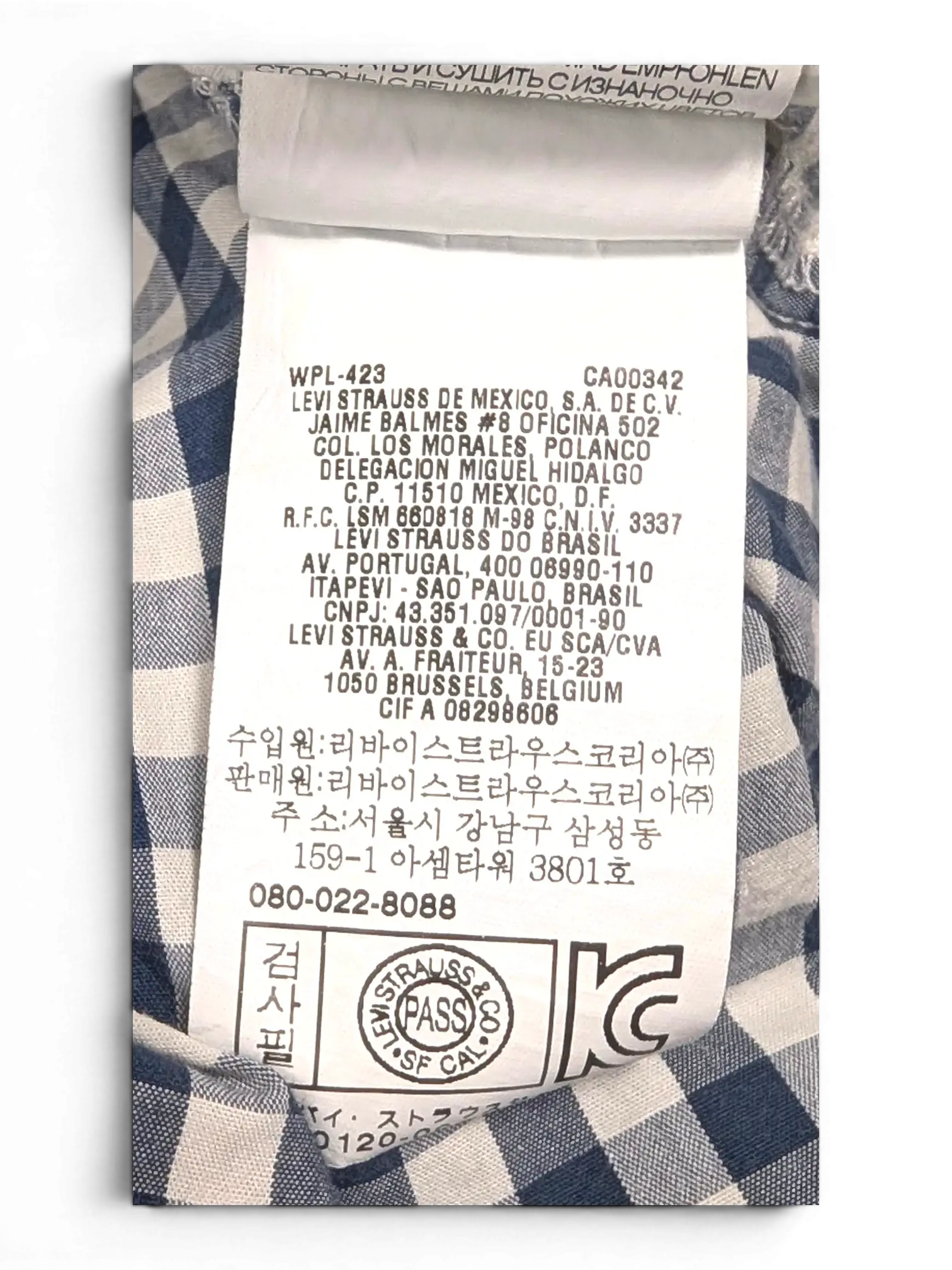JAKE & IPI Levi's navy and white gingham shirt care label and internal tag details