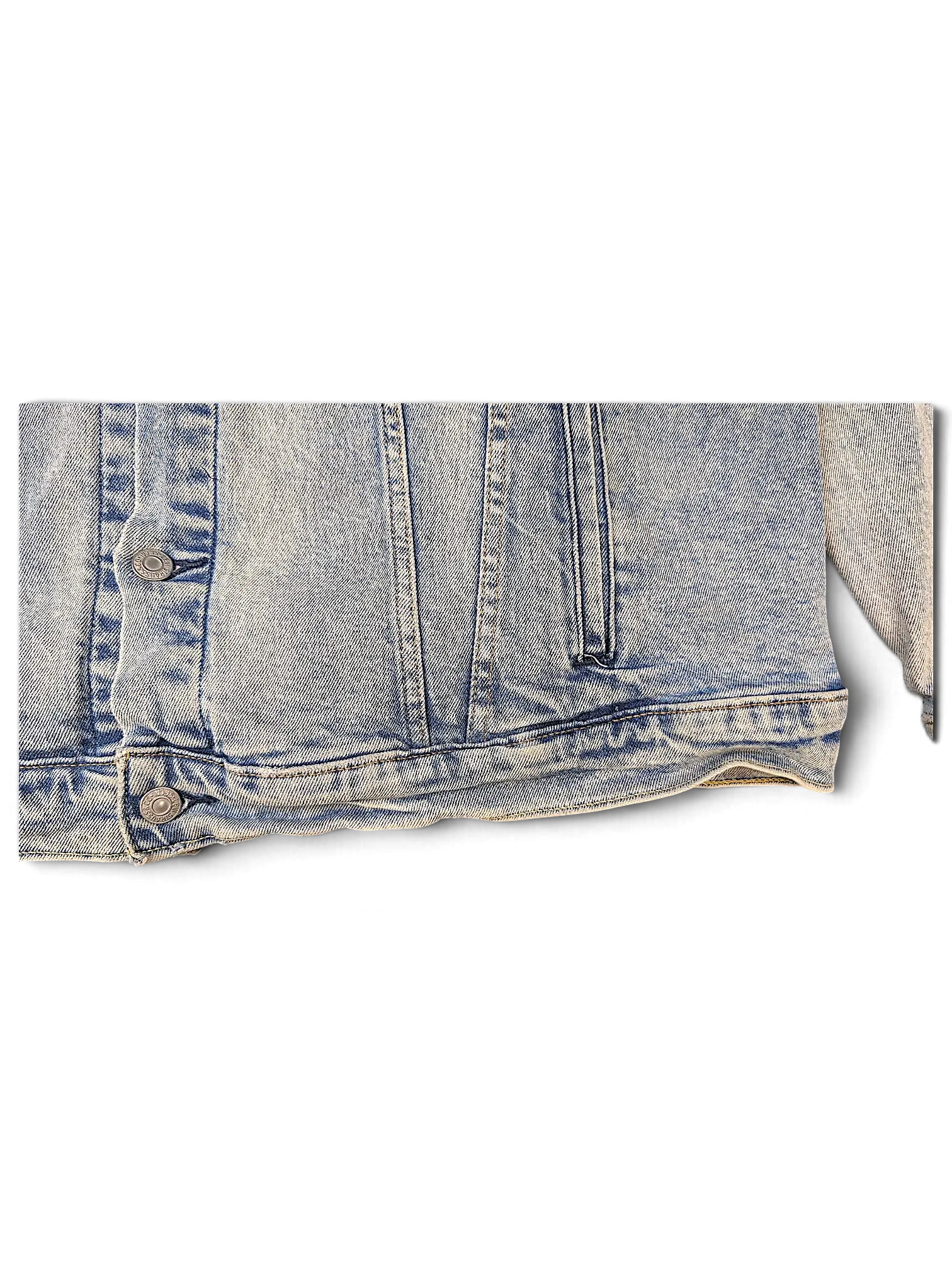JAKE & IPI Levi's 5198 light wash blue denim jacket featuring classic metal button closure and side pockets