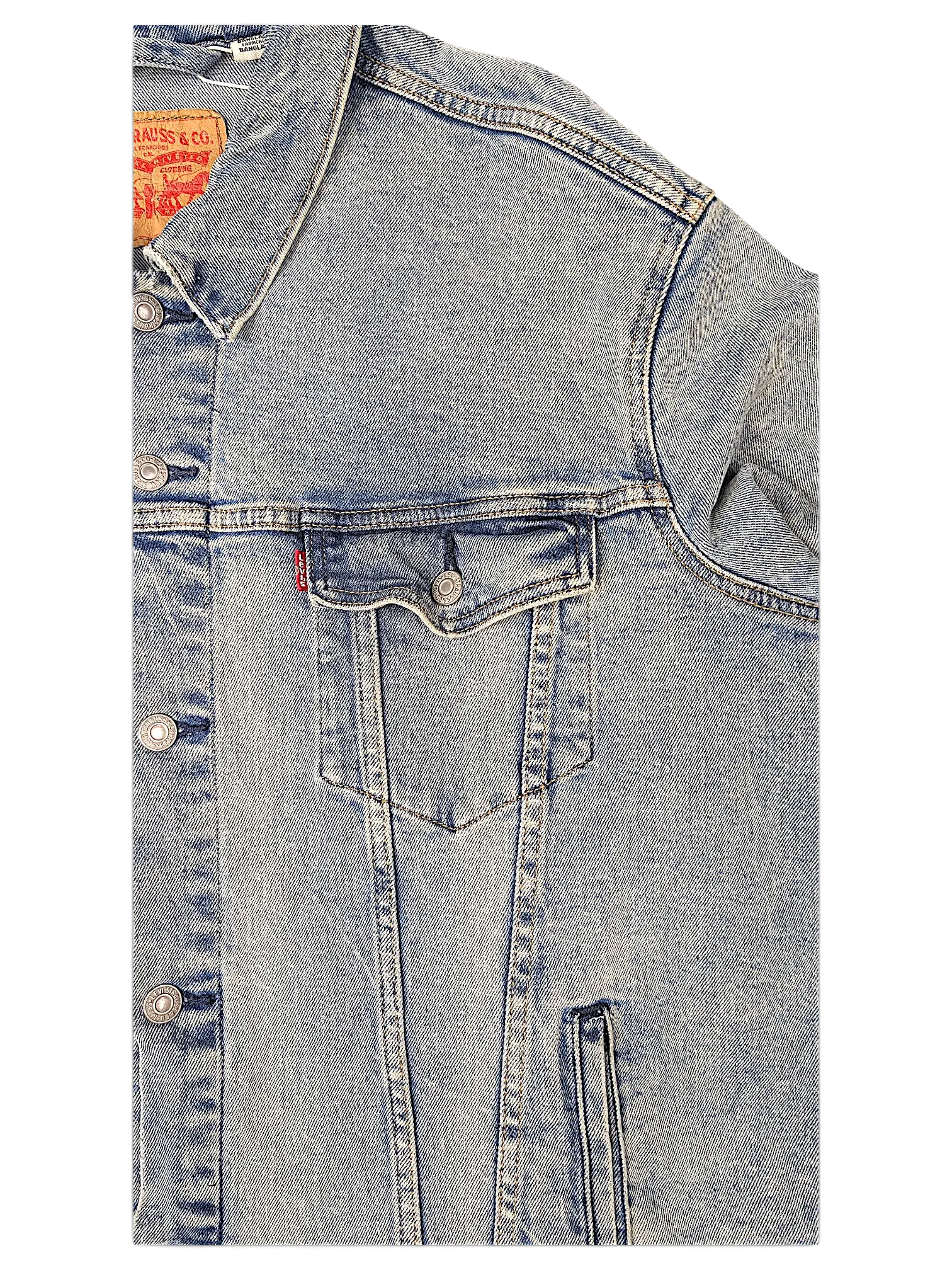 JAKE & IPI Levi's 5198 light wash blue denim jacket featuring a classic collar, button-up front, and chest pockets.