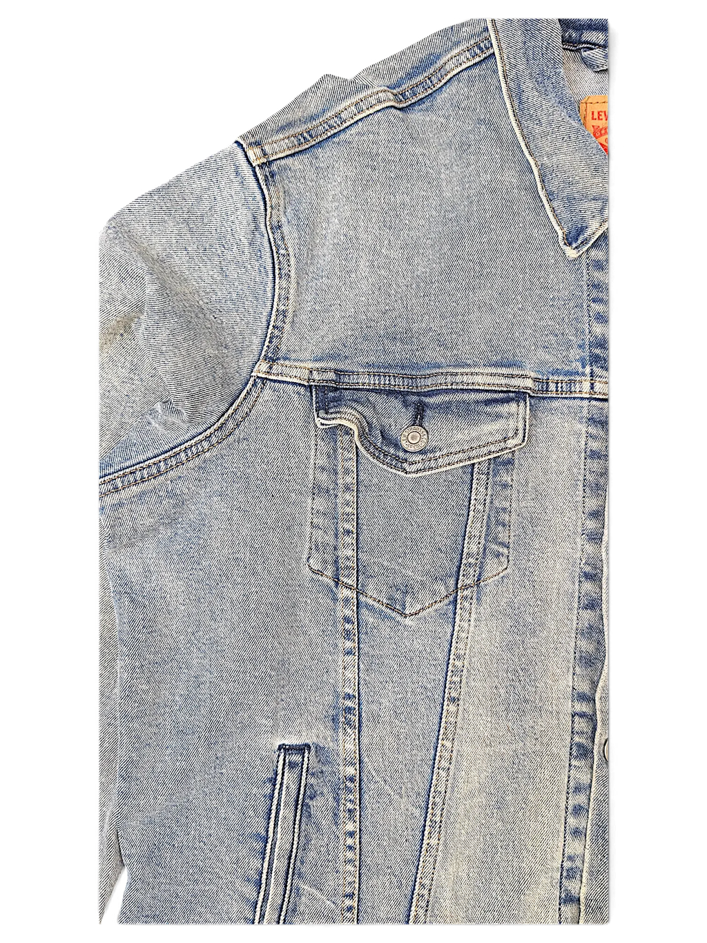 JAKE & IPI Levi's 5198 light wash denim jacket with classic chest pocket and button-down front