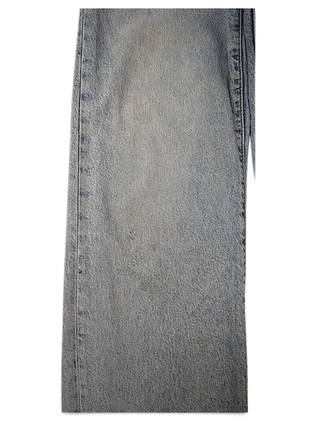 JAKE & IPI Levi's light wash denim jeans featuring a classic five-pocket construction and straight leg silhouette.