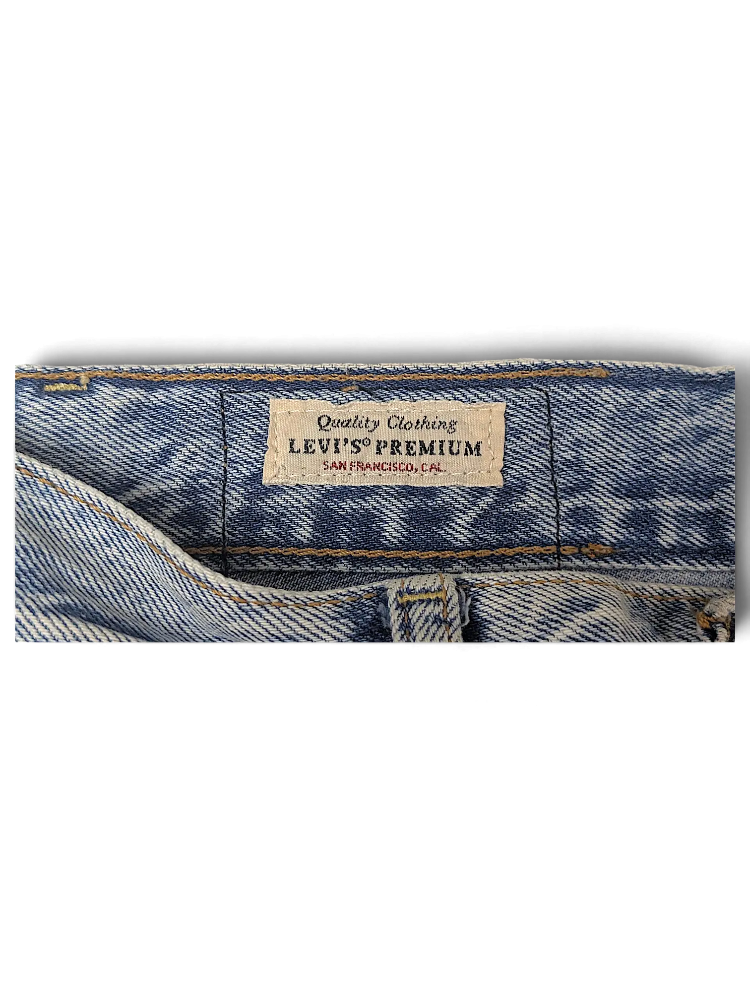 JAKE & IPI Levi's Premium denim jeans featuring a classic beige leather brand patch on the waistband