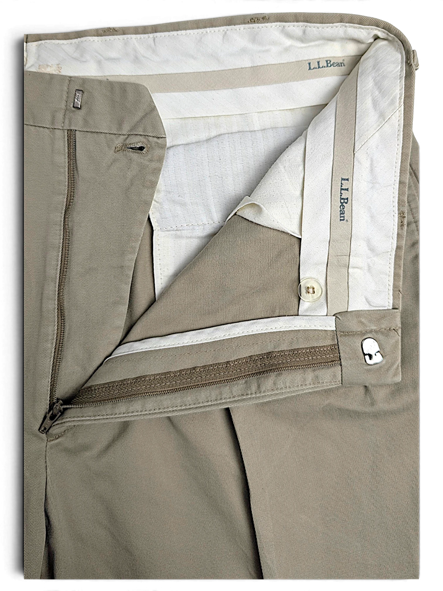 JAKE & IPI L.L.Bean beige pleated chinos featuring a front zipper closure and internal branded waistband detail.