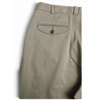 JAKE & IPI pre-owned L.L.Bean beige chino trousers featuring a buttoned back pocket and classic pleated design.