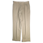 JAKE & IPI pre-owned L.L.Bean beige chinos with double front pleats and a relaxed straight leg fit.