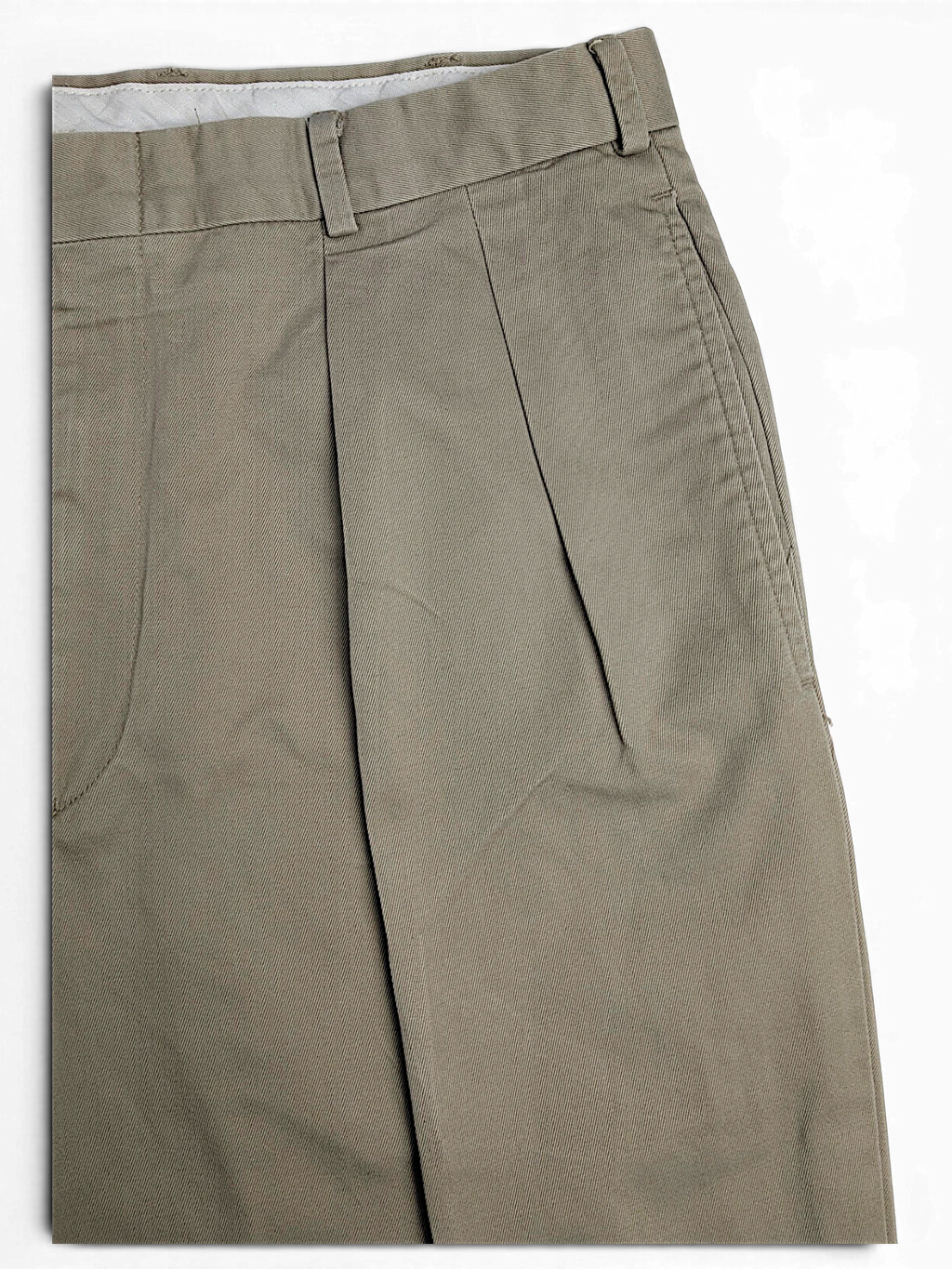 JAKE & IPI pre-owned L.L.Bean beige chinos featuring double front pleats and a classic relaxed straight leg fit