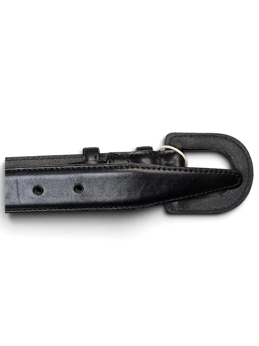 JAKE & IPI Mani black leather belt featuring a unique D-shaped buckle and detailed stitching