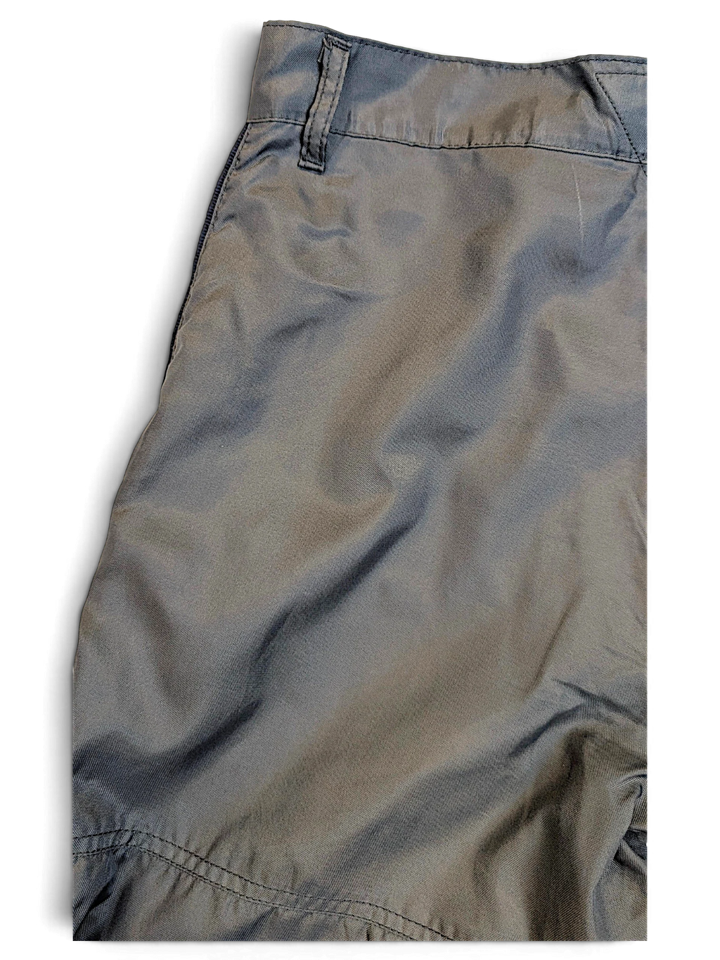 JAKE & IPI Meltin'Pot dark khaki windbreaker pants featuring a lightweight shell fabric and relaxed fit.