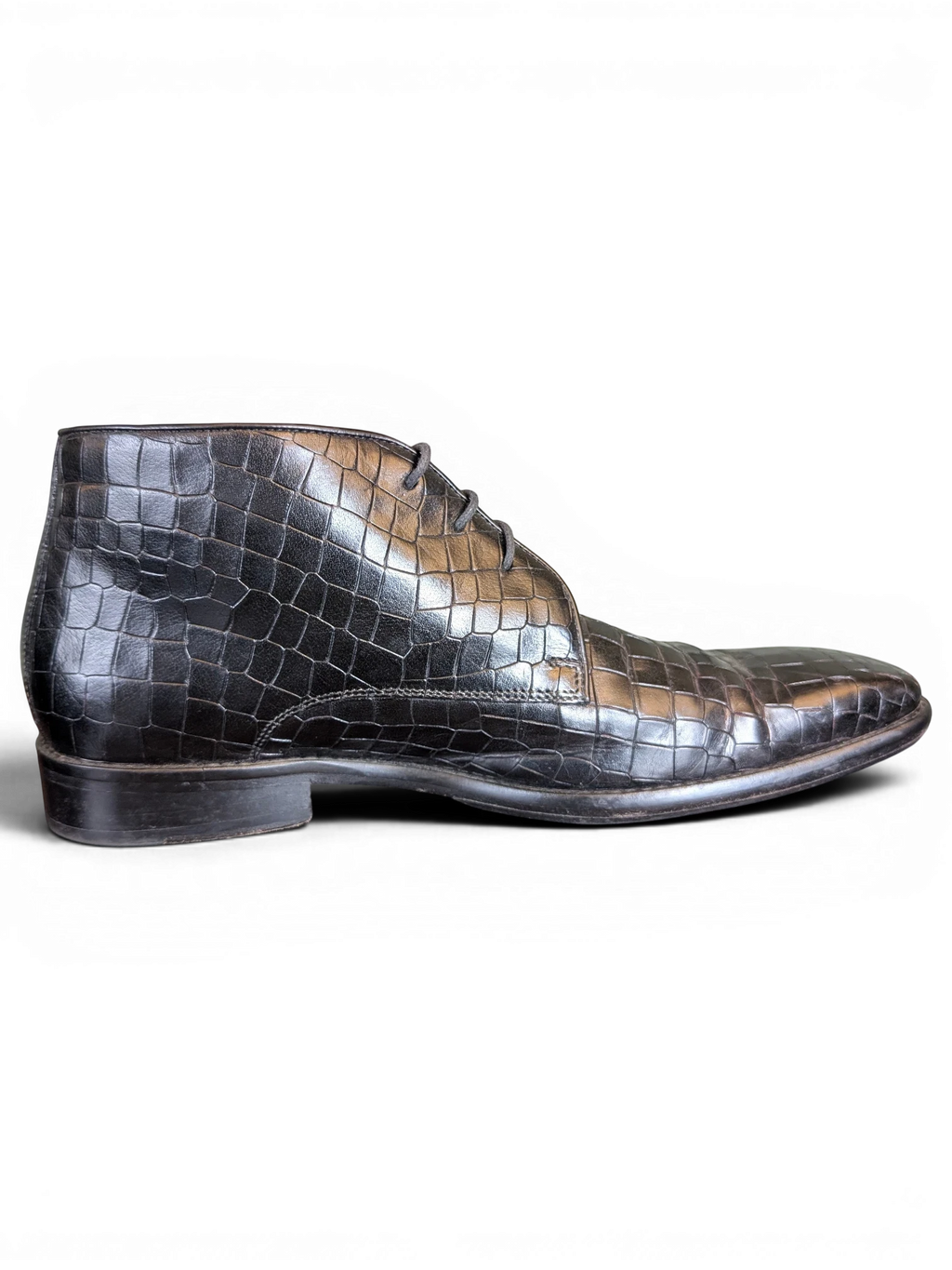 JAKE & IPI Melvin & Hamilton dark brown ankle boots with crocodile-embossed leather and a sleek lace-up design.