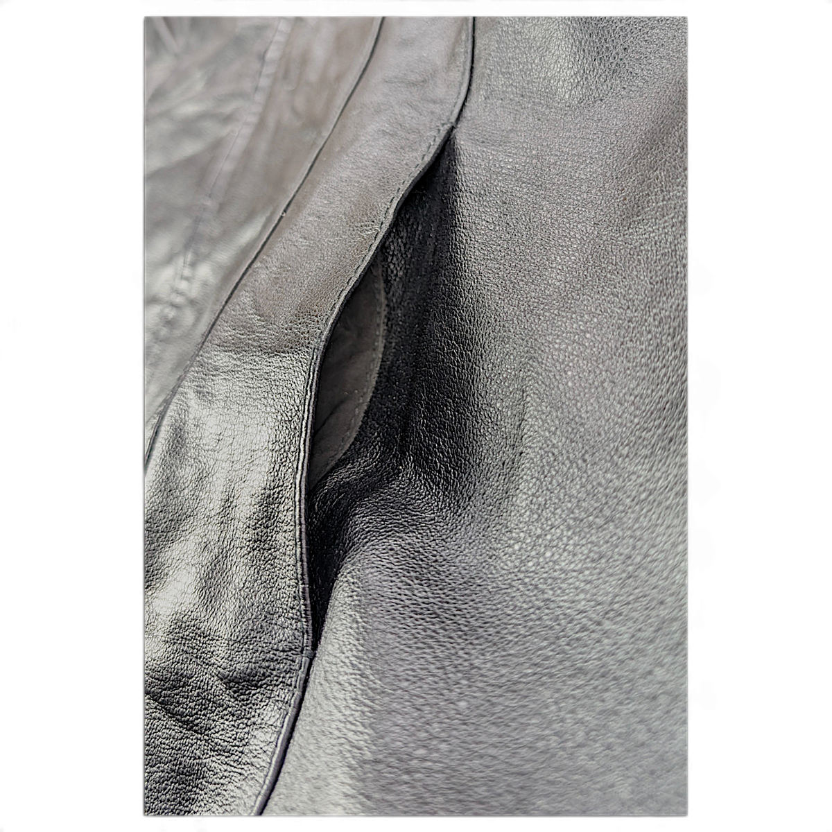 East 5th Black Genuine Leather Zip Jacket – M – underarm and side detail.