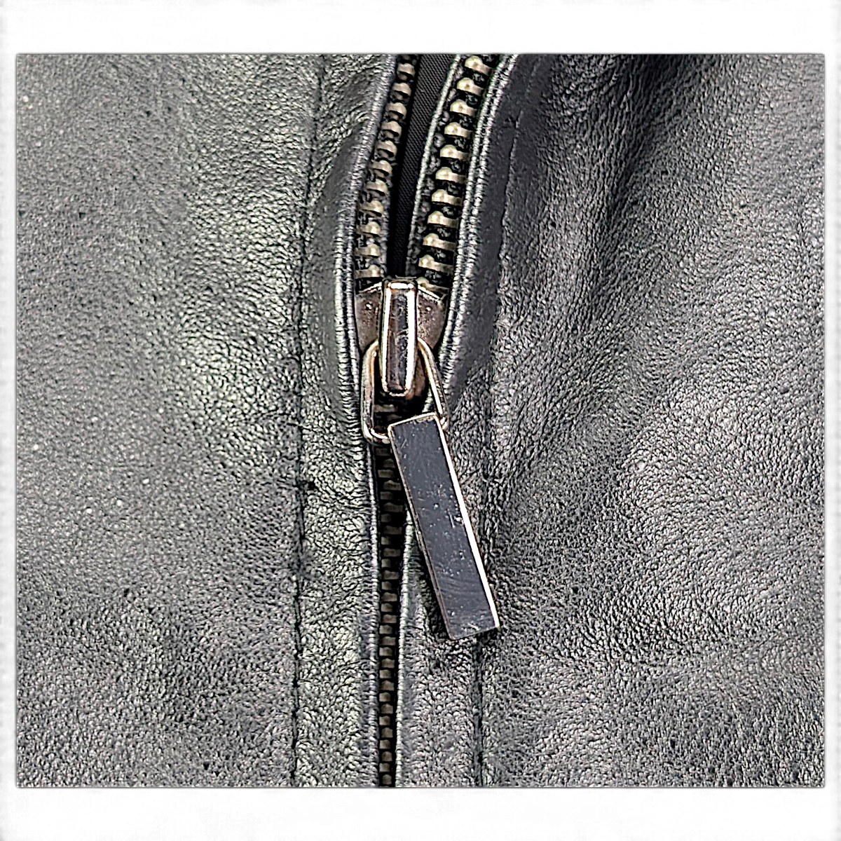 East 5th Black Genuine Leather Zip Jacket – M – main zipper detail.