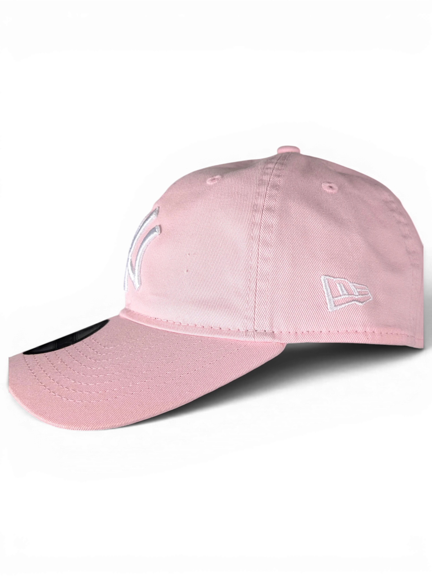 JAKE & IPI light pink New York Yankees baseball cap with white embroidered logo and side branding