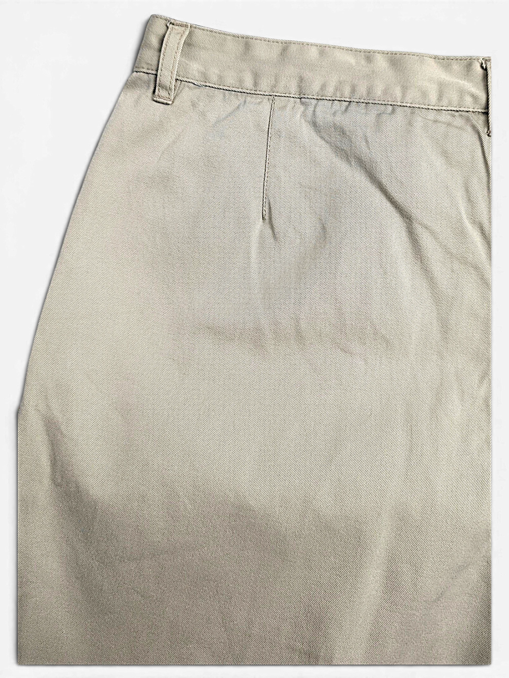 JAKE & IPI Portobello’s beige pleated trousers with a straight leg cut and visible fabric texture.