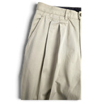 JAKE & IPI Portobello’s beige pleated trousers with double front pleats and side pockets