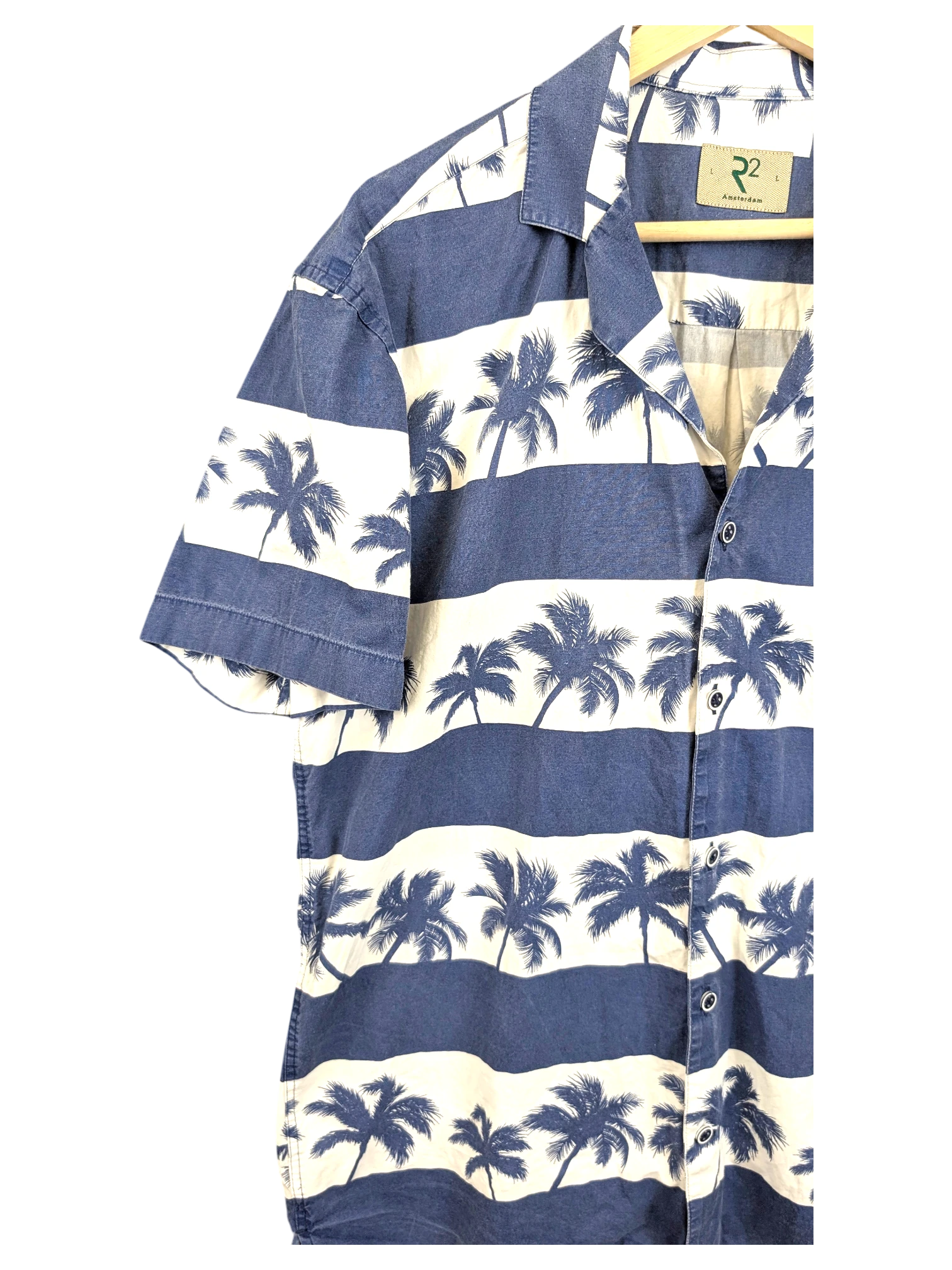 JAKE & IPI R2 Amsterdam short-sleeve Hawaiian shirt featuring a blue and white palm tree stripe pattern