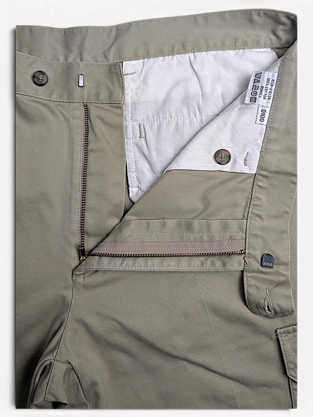 JAKE & IPI pre-owned Rappson light grey cotton cargo trousers featuring a button fly and interior care label