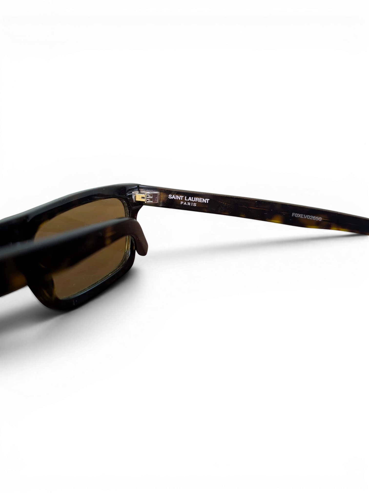 JAKE & IPI Saint Laurent SL461 Betty sunglasses featuring a tortoiseshell frame and branded inner temple detail.